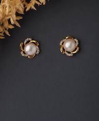 Pearl studs